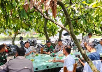 Pasca Terjadinya Pohon Tumbang , Kapolsek Siantar Marihat Bersama Forkopincam Monitoring.