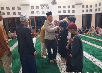 Kapolsek Tanah Jawa Hadiri Maulid Nabi Muhammad SAW di PTPN IV Balimbingan, Ajak Masyarakat Jaga Persatuan & Kondusifitas.