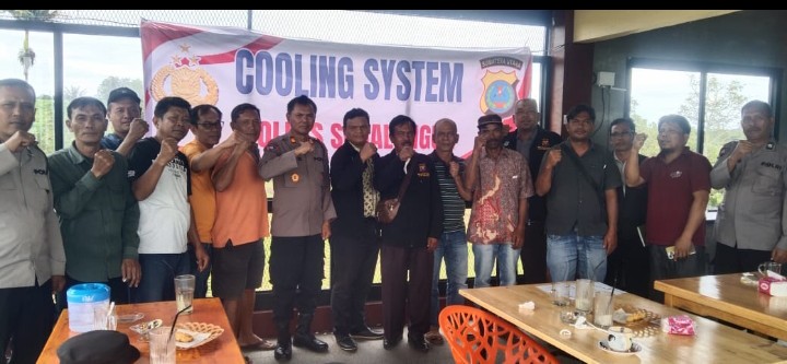 Kasat Binmas Polres Simalungun Gelar Program Cooling System di Sidamanik, Warga Antusias Sampaikan Aspirasi.