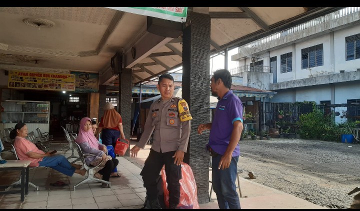 Polsek Siantar Utara Sampaikan Pesan Pesan Kamtibams di Loket Bus Jalan Sisingamangaraja.