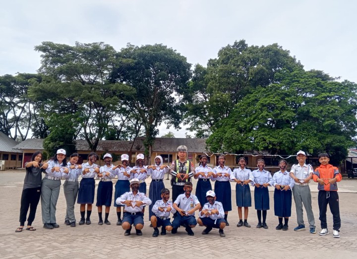 Jadi Pelopor Keselamatan, Sat Lantas Polres Pematangsiantar Lantik PKS Junior YP Pelita & SMP Negeri 3 .