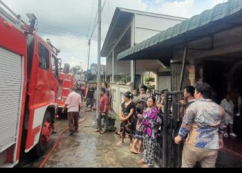 Diduga Api Berasal Dari Percikan Panggangan Ikan, Polsek Siantar Martoba Cek TKP.