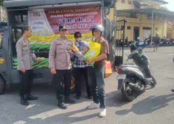 Gerakan Pangan Murah Polsek Siantar Utara Disambut Antusias Masyarakat.