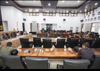 Sekda Pematangsiantar Junaedi Antonius Sitanggang SSTP, MSi Pimpin Rapat Teknis Rencana Perobohan Gedung IV Pasar Horas.