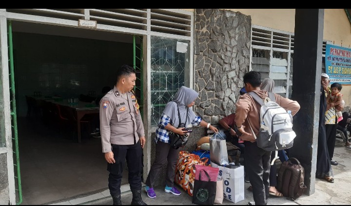 Polsek Siantar Utara Sampaikan Pesan Pesan Kamtibmas di Eks Terminal Sukadame Parluasan.