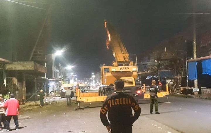 Jembatan Penyeberangan Pasar Horas di Jalan Merdeka Pematangsiantar Dibongkar.