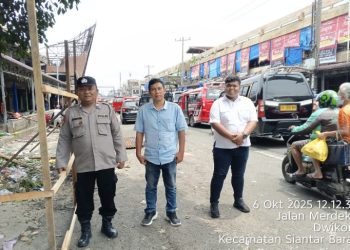 Polsek Siantar Barat Monitoring Patroli Diseputaran Gedung IV Pasar Horas Sampaikan Himbaun Kamtibmas.