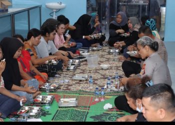 Jalin Kerjasasama Yang Baik Kapolres Pematangsiantar Cek & Makan Bersama Karyawan SPPG .