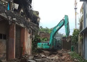Pemko Pematangsiantar Melalui penyedia CV Sihujur Jaya Telah Memulai Proses Perobohan Gedung IV Pasar Horas.