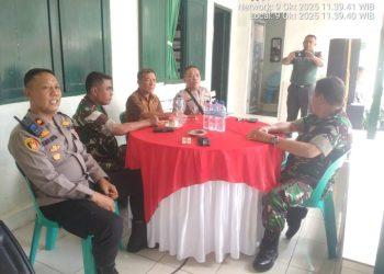 Sinergitas TNI-Polri Makin Solid, Kapolsek Tanah Jawa Hadiri Syukuran Kenaikan Pangkat 11 Personel Koramil.