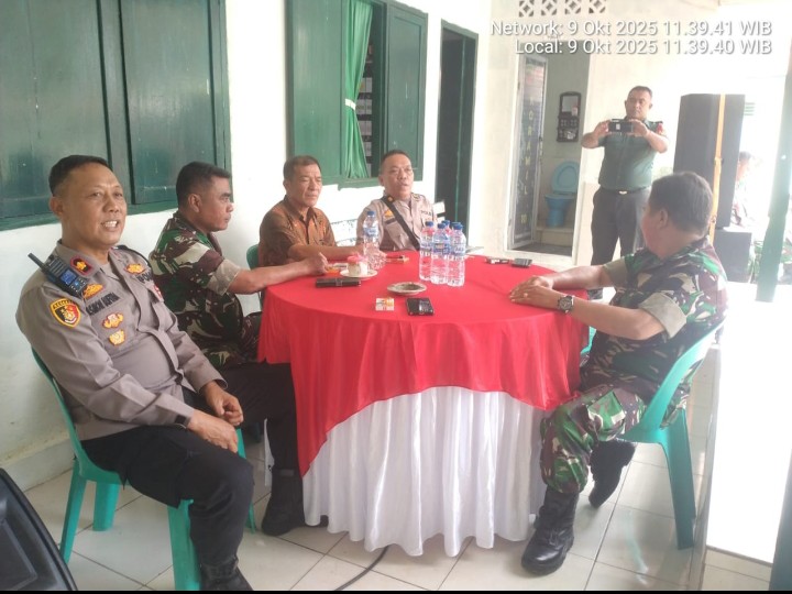 Sinergitas TNI-Polri Makin Solid, Kapolsek Tanah Jawa Hadiri Syukuran Kenaikan Pangkat 11 Personel Koramil.