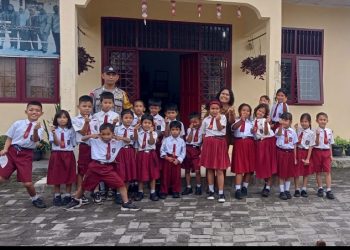 Bhabinkamtibmas Polsek Siantar Timur Sambangi SD N 124385 & Sampaikan Himbauan Kamtibmas.