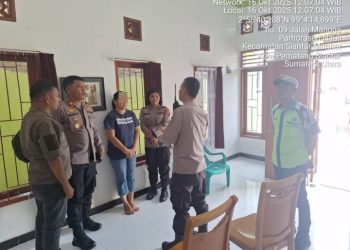 Tinjut Lapmas di Call Center 110 Polda Sumut, Kapolsek Siantar Marihat Tanggapi Masalah Warganya.