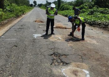 Unit Gakkum Sat Lantas Polres Simalungun Tangani Laka Lantas Maut, Dua Orang Tewas Akibat Jalan Berlubang.