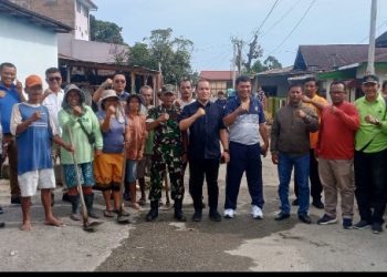 Bersama Tiga Pilar , Kapolsek Siantar Marihat Gotong Royong Bersama di Gang Banjar Nahor.