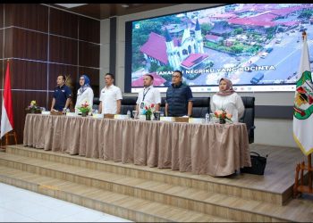 Wali Kota Pematangsiantar Wesly Silalahi, SH, MKn Diwakili Sekda Junaedi Antonius Sitanggang, SSTP, MSi hadiri Acara Road to Bulan Keuangan Kota Pematangsiantar Tahun 2025.