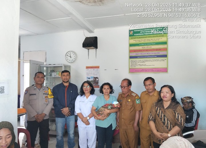 Kanit Reskrim Polsek Sidamanik Serahkan Bayi Temuan ke Dinas Sosial, Pastikan Perlindungan & Perawatan Aman.