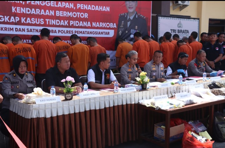 Polres Pematangsiantar Konferensi Pers Pengungkapan Kasus Pencurian, Penggelapan, Penadahan Ranmor & Peredaran Narkoba.