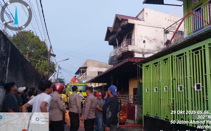 Polres Pematangsiantar Respon Cepat Cek TKP Kebakaran Rumah Warga di Gang Udang.