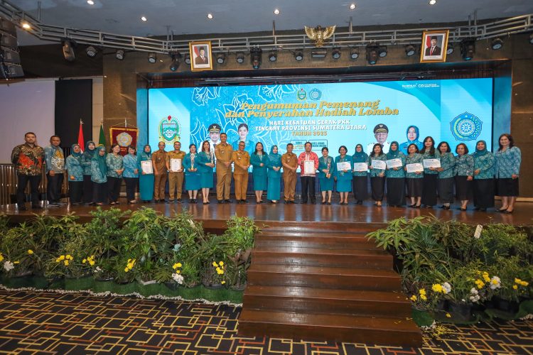 Ketua TP PKK Kota Pematangsiantar Ny Liswati Wesly Silalahi Hadiri Pengumuman & Penyerahan Hadiah Lomba Dalam Rangka Hari Kesatuan Gerak (HKG) PKK Tingkat Provinsi Sumut Tahun 2025.