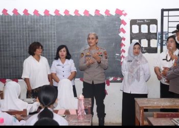 Dukung MBG, Kapolres Pematangsiantar Cek Pendistribusian di SMP N. 1.