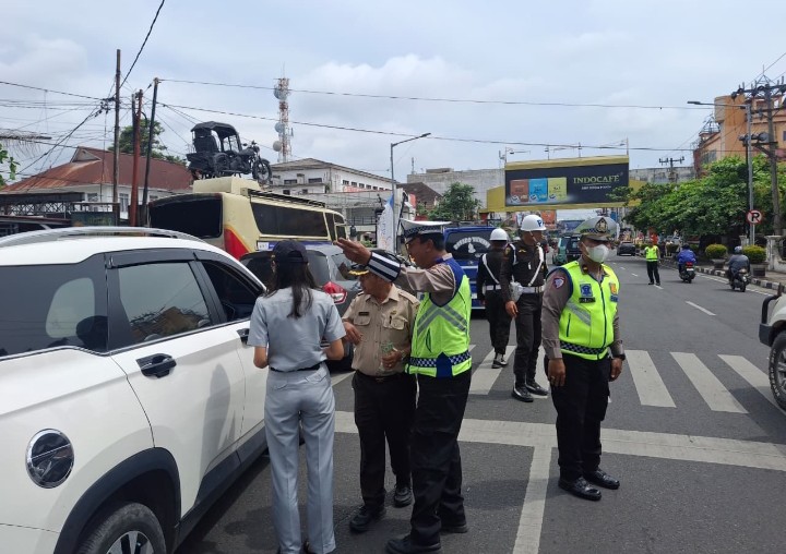 Polres Pematangsiantar Gelar Razia Gabungan Kepatuhan PKB Tahun 2025.