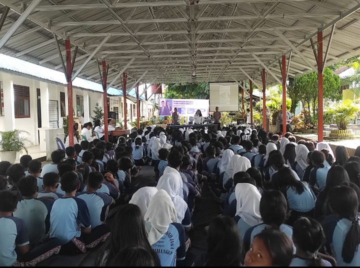 Polsek Tanah Jawa Sosialisasikan Penerimaan Murid Baru SMA Kemala Taruna Bhayangkara, Dorong Semangat Belajar Generasi Muda.