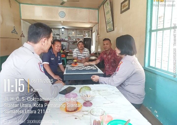 Kapolseķ Siantar Utara Sambangi Warga Ciptakan Kamtibmas Aman & Kondusif.