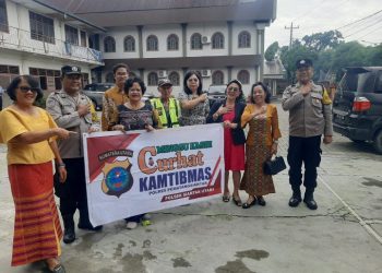 Bhabinkamtibmas Polsek Siantar Utara Minggu Kasih di Gereja GKPS Jalan SM. Raja.