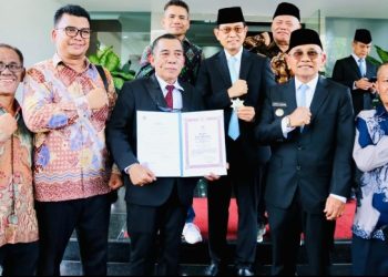 Tuan Rondahaim Saragih Garingging Dianugerahi Gelar Pahlawan Nasional Oleh Presiden RI.