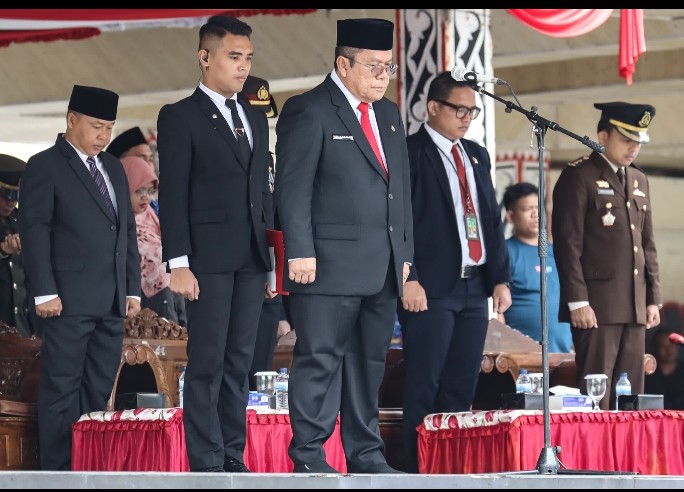 Wali Kota Pematangsiantar Wesly Silalahi, SH, MKn Menjadi Inspektur Upacara Peringatan Hari Pahlawan.