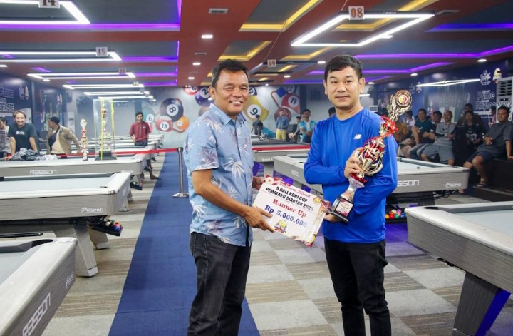 Wali Kota Pematangsiantar Wesly Silalahi, SH, MKn Diwakili Kepala Dinas Pariwisata Muhammad Hamam Sholeh AP Menutup Secara Resmi Nine Ball KONI Cup 1 Pematangsiantar Memperebutkan Piala Ketua KONI & Persatuan Olahraga Biliar Seluruh Indonesia (POBSI) Pematangsiantar.