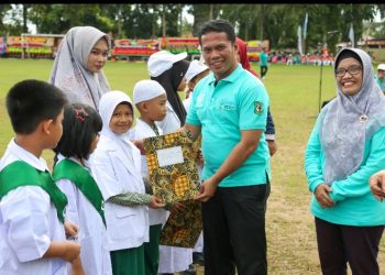 Wali Kota Pematangsiantar Wesly Silalahi, SH, MKn Diwakili Sekda Junaedi Antonius Sitanggang, SSTP, MSi Menjadi Pembina Upacara Puncak Peringatan Hari Kesehatan Nasional (HKN) Ke - 61 Tahun 2025.