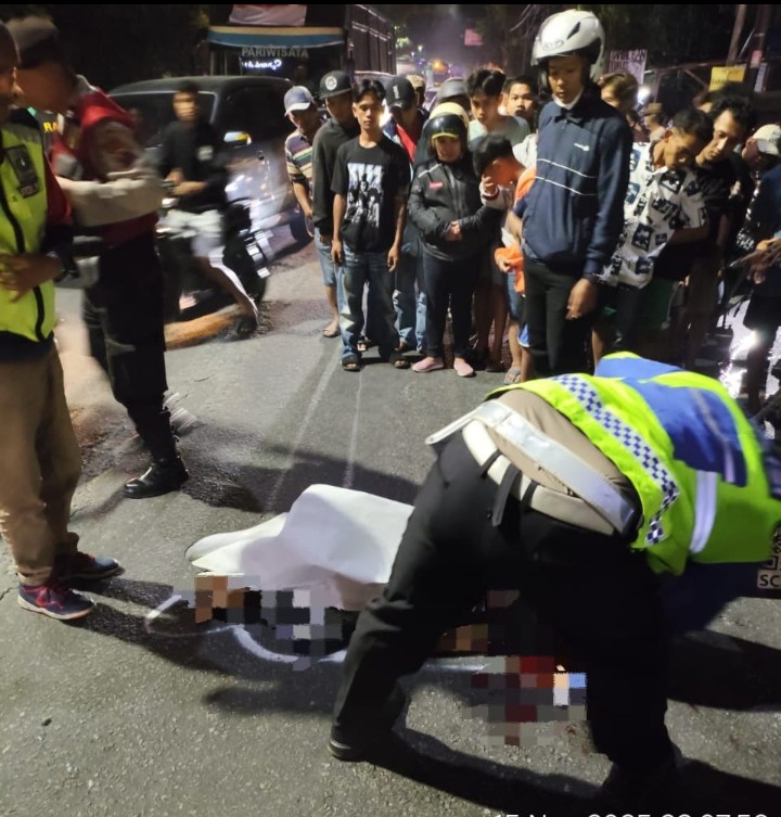 Laka Lantas di Jalan Medan, Sat Lantas Polres Pematangsiantar Olah TKP.