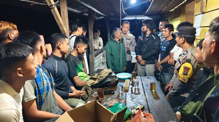 Polsek Serbelawan Menggelar Operasi SAR, Lima Pelajar Tersesat di Dolok Simbolon Selamat Dievakuasi.