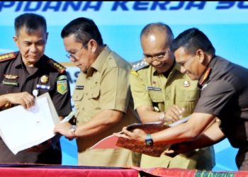 Bupati Simalungun Tantatangani MoU Terkait Penguatan Integritas Pelaksanaan Pidana Kerja Sosial Bagi Pelaku Tipiring.