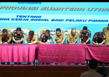 Wesly Bersama Kepala Daerah Se - Sumut Tandatangani MoU dengan Kejari Kabupaten/Kota Tentang Pelaksanaan Pidana Kerja Sosial Bagi Pelaku Pidana.