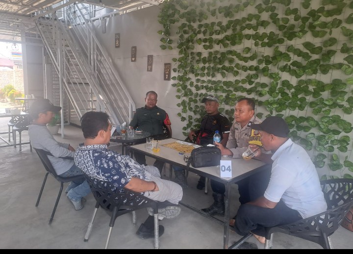 Bhabinkamtibmas Polsek Bosar Maligas Laksanakan Sambang & Patroli Dialogis, Tegaskan Soliditas Tiga Pilar Plus.