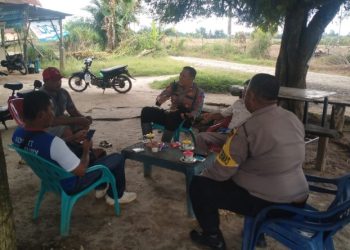 Polsek Tanah Jawa Sambang Petani Jagung di Nagori Mancuk, Wujud Polri Hadir & Peduli Kesejahteraan Masyarakat.