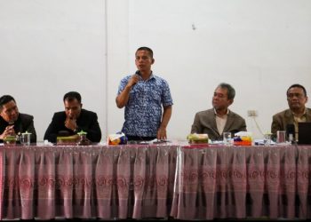 Wali Kota Pematangsiantar Wesly Silalahi, SH, MKn Diwakili Sekda Junaedi Antonius Sitanggang, SSTP, MSi, Hadiri Acara Pembukaan Sidang Daerah PGID Kota Pematangsiantar, di Aula Kantor HKBP Distrik V Sumatera Timur.