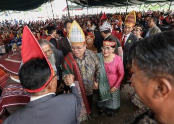 Wali Kota Pematangsiantar Wesly Silalahi Hadiri Pesta Wisata Leluhur Raja Silahisabungan di Samosir.