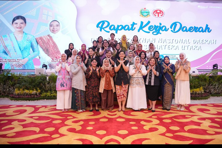 Ketua Dekranasda Kota Pematangsiantar Ny Liswati Wesly Silalahi Hadiri Rakerda Dekranasda Provinsi Sumut.