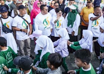 Wali Kota Pematangsiantar Wesly Silalahi, SH, MKn Lepas Peserta Jalan Sehat Dalam Rangka Semarak Milad Ke - 95 Al Jam'iyatul Washliyah.