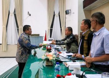 Wali Kota Pematangsiantar Wesly Silalahi, SH, MKn Sampaikan Pendapat Akhir Atas Persetujuan DPRD Terhadap Penetapan Ranperda Tentang APBD Kota Pematangsiantar Tahun Anggaran (TA) 2026 Menjadi Perda tentang APBD TA 2026 Sekaligus Sampaikan Pidato Penutupan Rapat Paripurna XIV Tahun Dinas 2025 DPRD Kota Pematangsiantar.