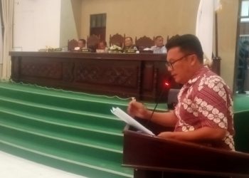 Juru Bicara Fraksi Nasdem Pematangsiantar Darson Rajagukguk Membacakan Pandangan Fraksi nya.