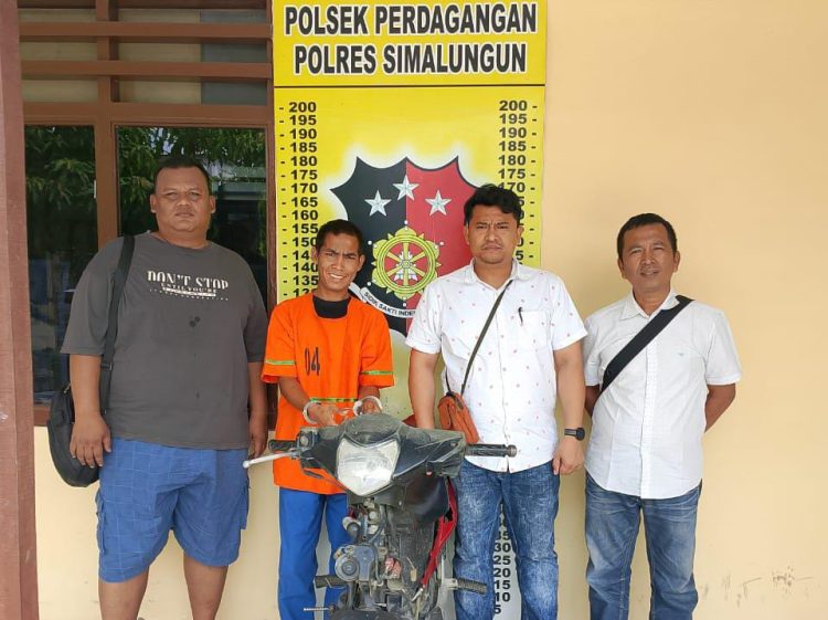 Tersangka Curanmor Tersenyum Saat Ditangkap, Kapolsek Perdagangan Tegas : "Tak Ada Ampun Bagi Pelaku Kejahatan!”.