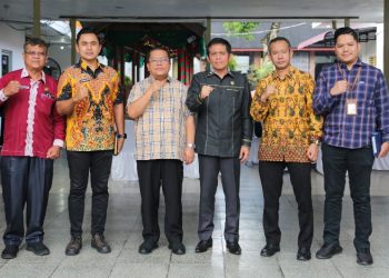 Wali Kota Pematangsiantar Wesly Silalahi, SH, MKn Menerima Kunjungan Ombudsman RI di rumah dinas Walikota.