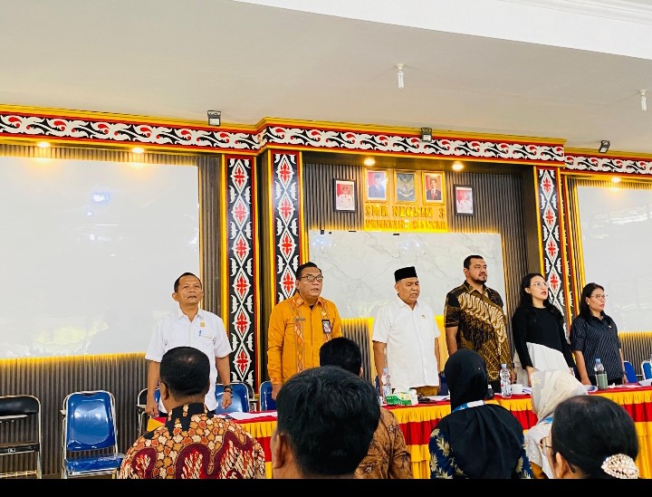 Wakil Ketua DPRD Pematangsiantar Ir. Daud Simanjuntak,MM Hadiri & Dampingi Komisi E DPRD Sumut Bersama Cabdis Wilayah VI Dinas Pendidikan Provinsi Sumut Gelar Sosialisasi Tentang Program Pemerintah Pusat.
