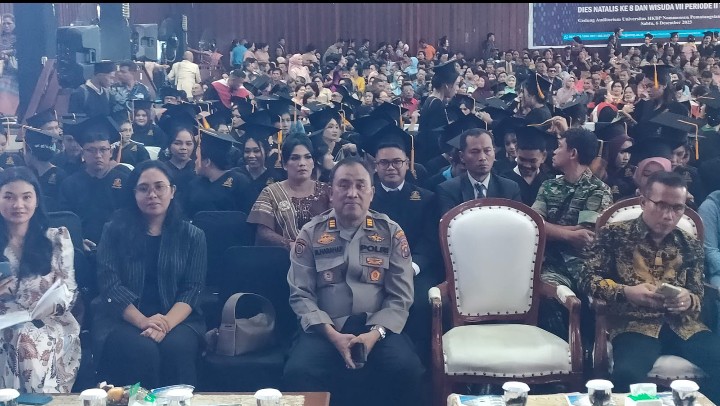 Polres Pematangsiantar Hadiri Dies Natalis ke - 8 & Wisuda VII Periode II Tahun 2025 UHKBPNP.