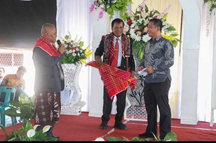 Wali Kota Pematangsiantar Wesly Silalahi, SH, MKn Diwakili Sekda Junaedi Antonius Sitanggang, SSTP, MSi Hadiri Yubileum 75 Tahun Gereja Batak Karo Protestan (GBKP) Runggun.